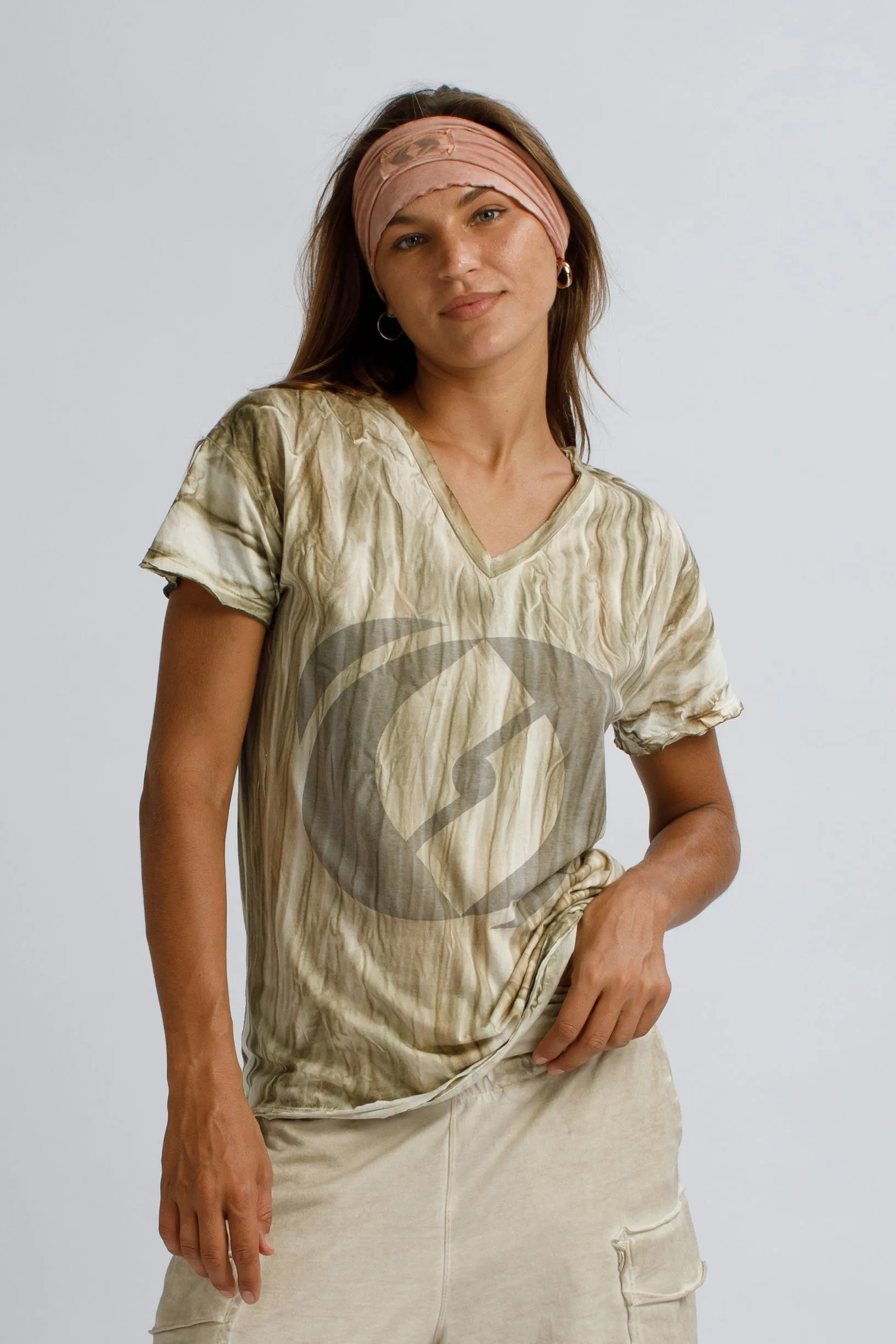 V-Tshirt, merchant product photograph